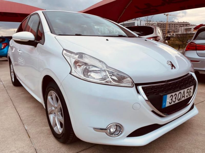 Peugeot 208 1.4HDi 5Lugares